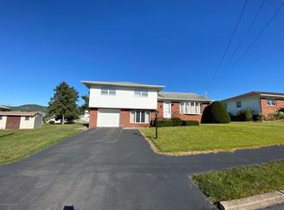 100 Hillcrest Dr, Duryea, PA 18642