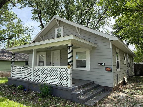 2nd image of 804 W Locust Street