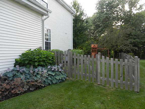 4th image of 732 Foxmoor Ln