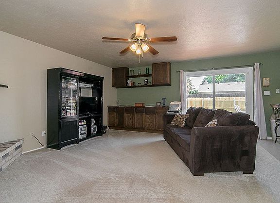 5th image of 813 Circle Cove Dr