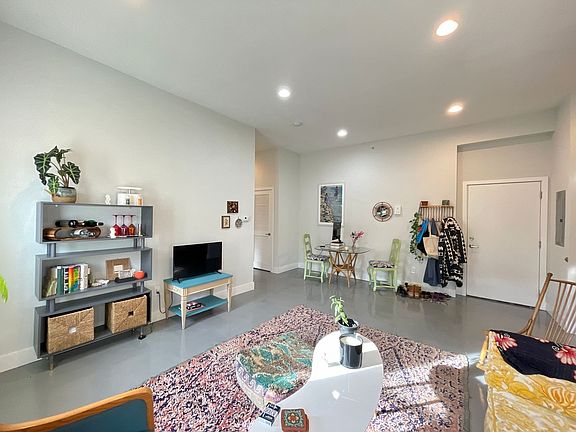 5th image of 1101 Frankford Ave Unit 32