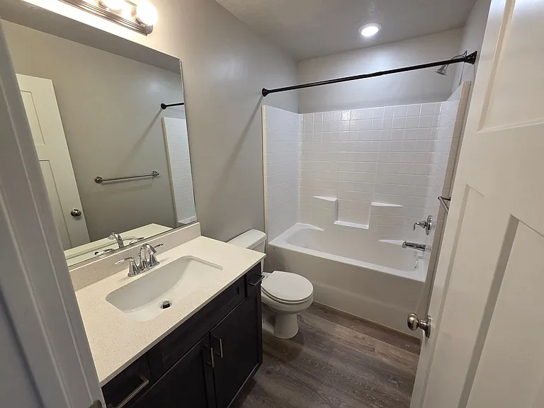 3127 W 1675 N #E — Photo 12