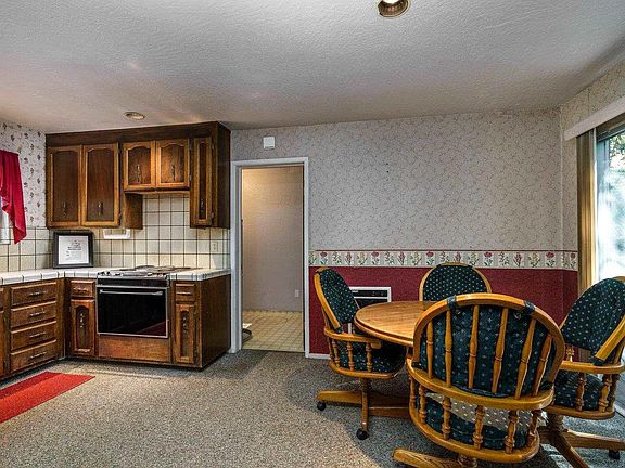 4th image of 23344 Mountain Dr