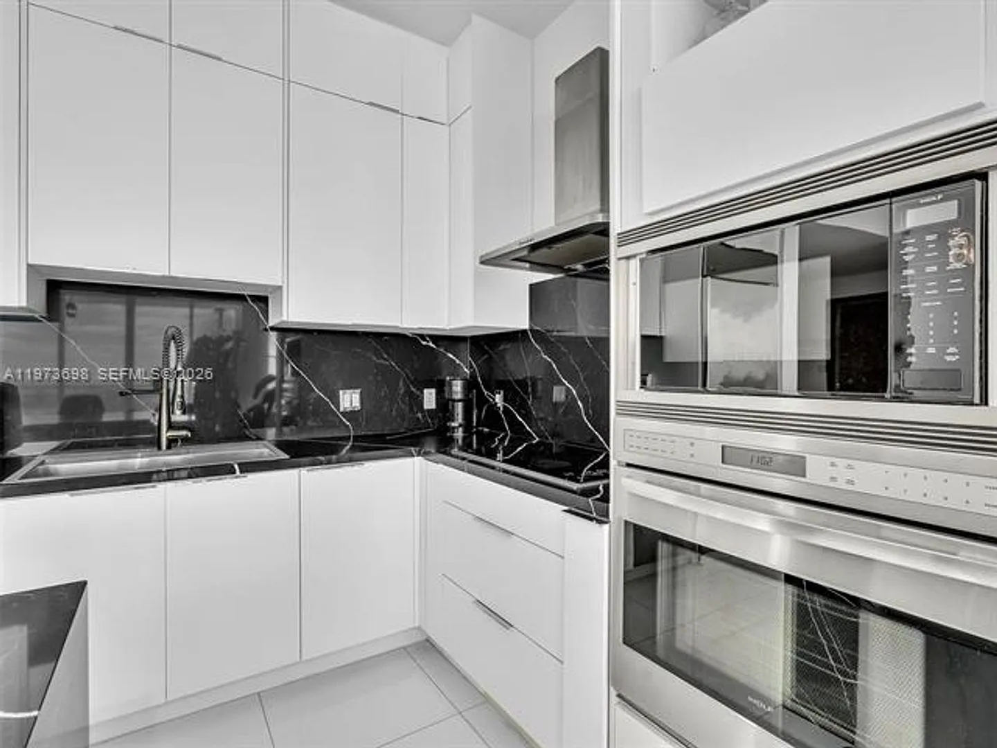 2020 N Bayshore Dr, cu-3303, Miami, FL 33137 — Photo 1