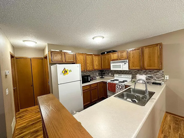 10954 Johnson St NE — Photo 2