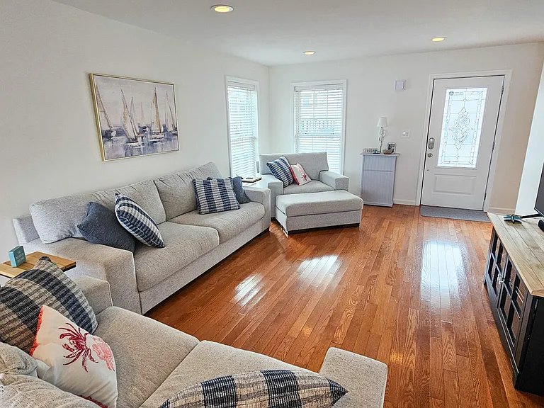 24 Dorothy Dr — Photo 6