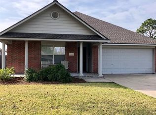 205 Lasso St, Angleton, TX 77515