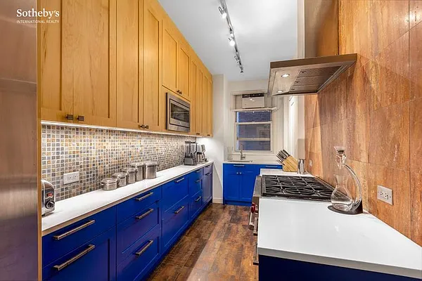 Sold by Sotheby's International Realty | media 5