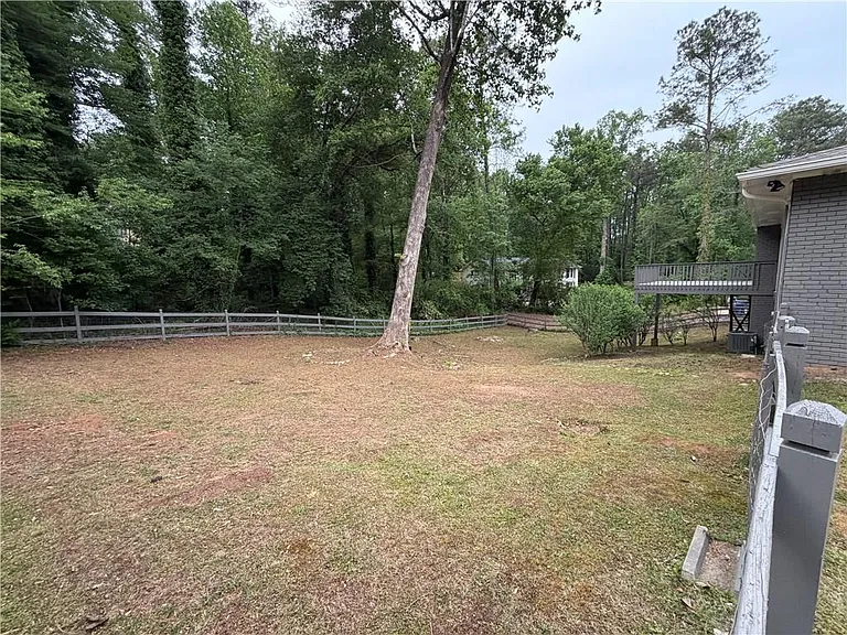 3336 Camelot Dr — Photo 67
