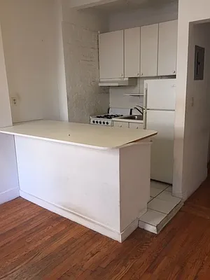 Rented by Urban Real Estate Property Group Inc | media 22