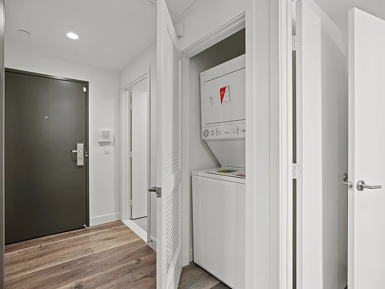 The Fairfax Flats — Photo 17