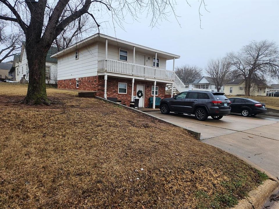 2nd image of 113 N 5th St