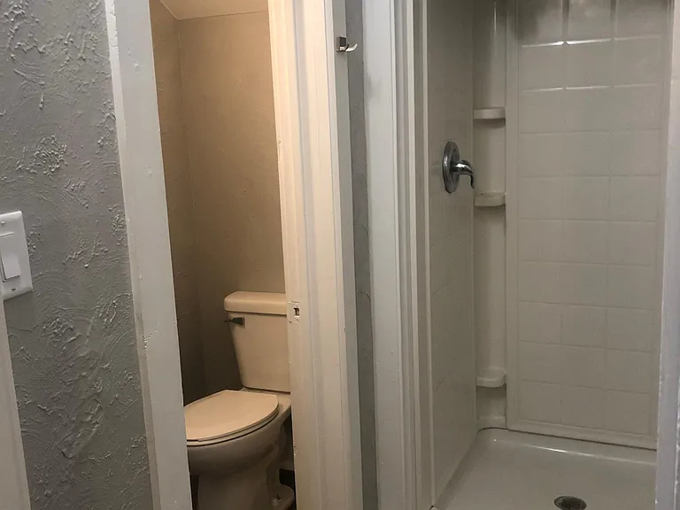 3102 1/2 Ingersoll Ave #3 — Photo 5