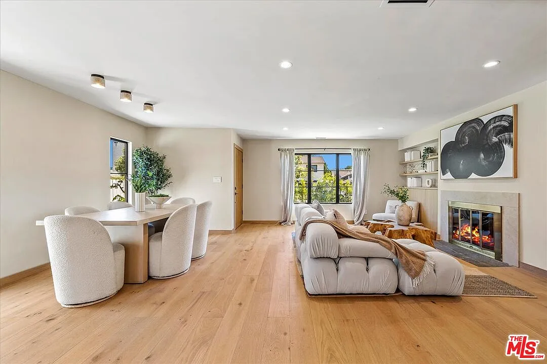 4 bed, 3.5 bath, 2550 sqft, $12,500 — Photo 3