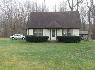 2512 Coloma Rd, Benton Harbor, MI 49022