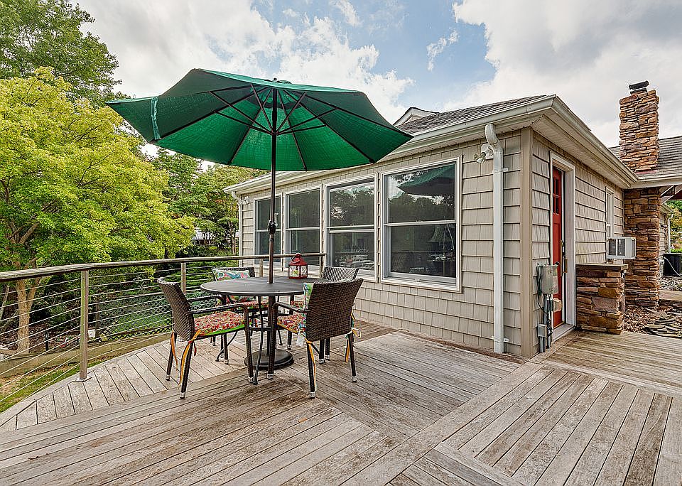 2nd image of 8184 Forest Glen Dr