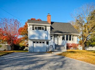 (Undisclosed Address), West Islip, NY 11795