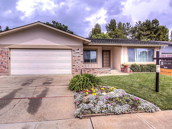 Mission Drive in Pleasanton