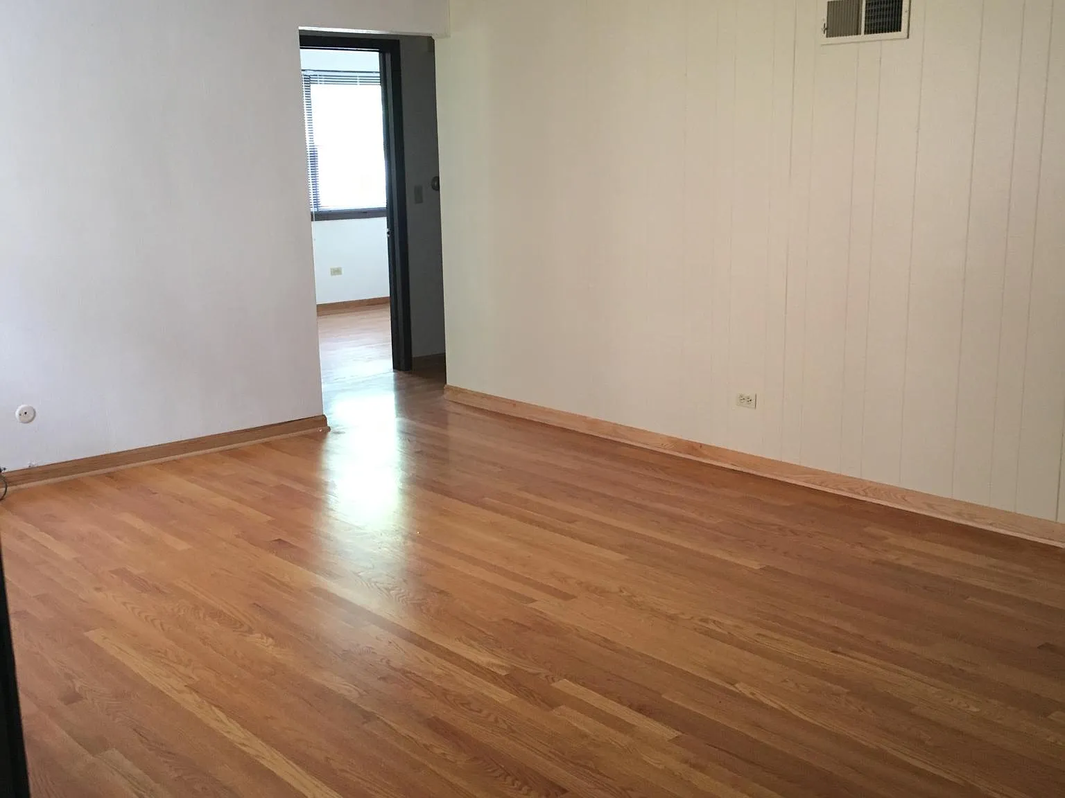 1210 Robinwood Dr — Photo 4