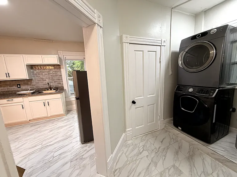 129 Poplar Ave — Photo 5