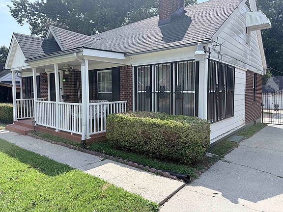 2nd image of 237 E Edwin Cir