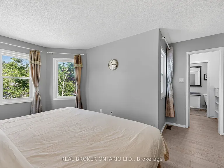 1895 Applewood Ave #UPPER — Photo 16