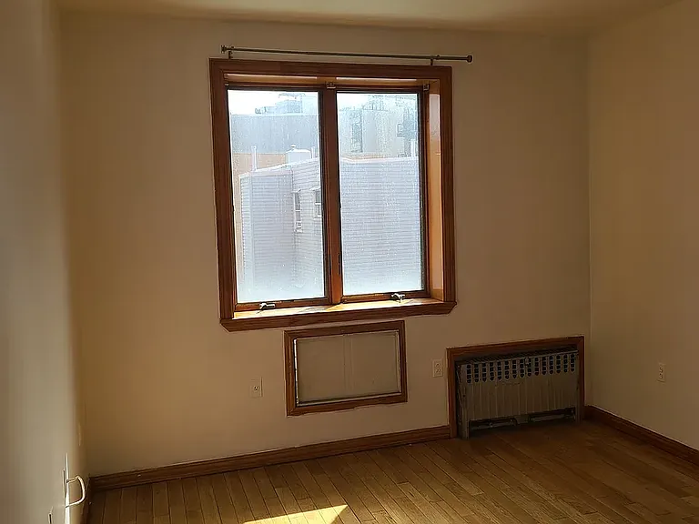 207 Woodpoint Rd #3B — Photo 7