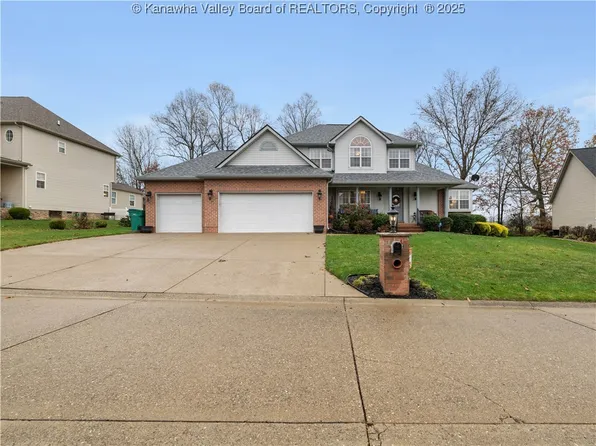 4010 Farmington Dr, Hurricane, WV 25526