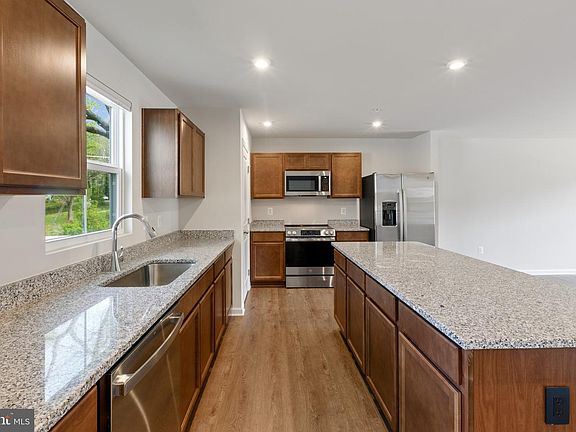 5th image of 1100 Shumi Ct