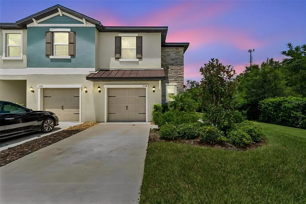 3 bed, 3.0 bath, 1787 sqft, $2,400 — Photo 1