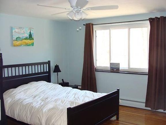 5th image of 205 Kent St APT 18