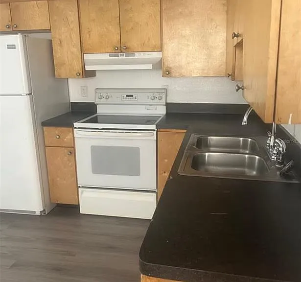 6806 Thomas Cir — Photo 2
