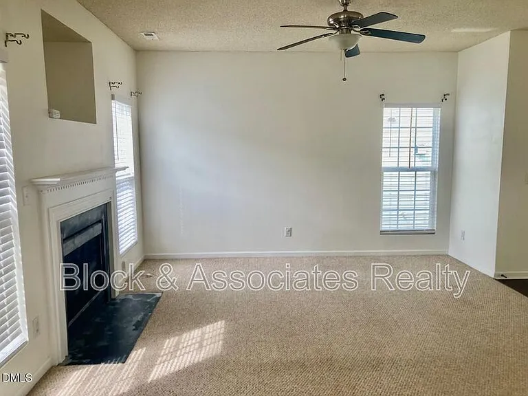 4457 Snowcrest Ln — Photo 6