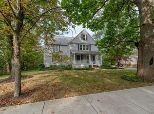 325 North St, Chagrin Falls, OH
