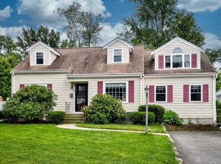 5 Chester St, Natick, MA 01760