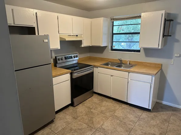 2984 Myra St, Jacksonville, FL 32205