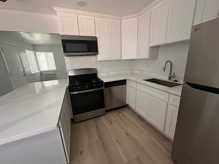 1350 Warburton Ave #2 — Photo 5