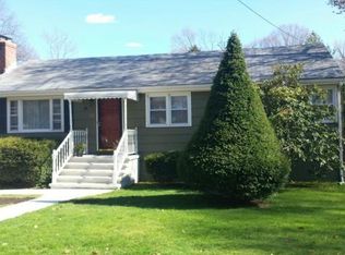 217 Dexter Dr, Bridgeport, CT 06606