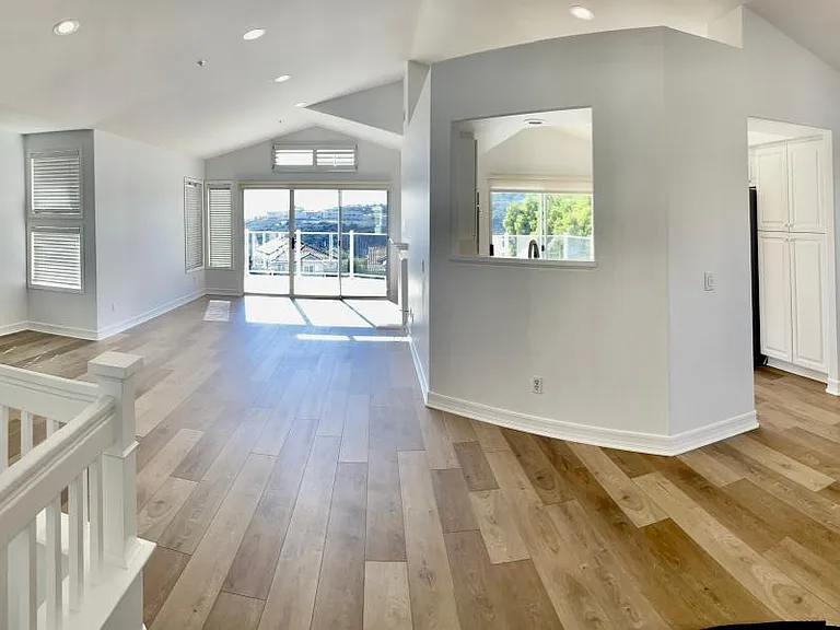 77 San Raphael — Photo 9