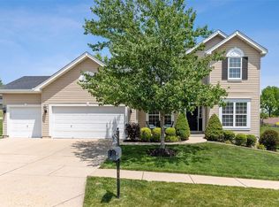 245 Magnolia Trace Dr, Ballwin, MO