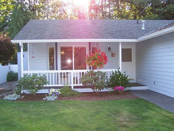 2nd image of 6211 73rd Pl NE