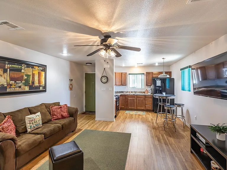 800 Sherwood Dr — Photo 10