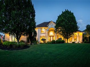 1008 Whispering Pines Ln, Dayton, OH 45458