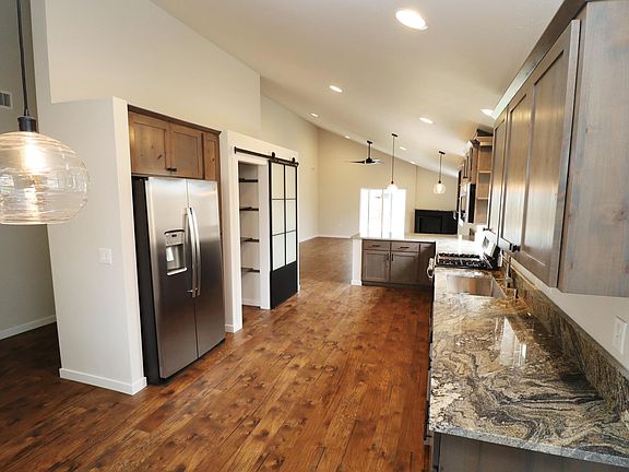 5th image of 1697 Orchard Home Dr