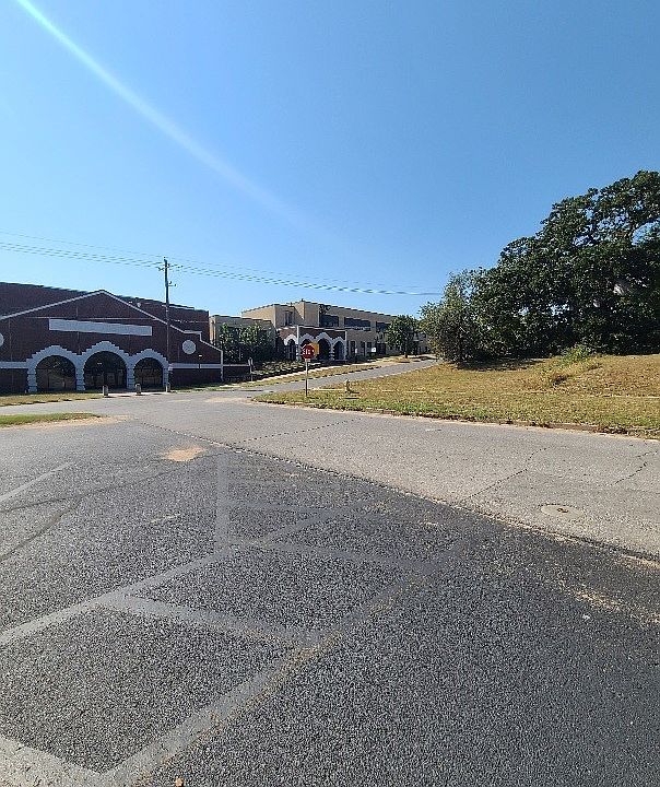1st image of 402 N Garfield Ave