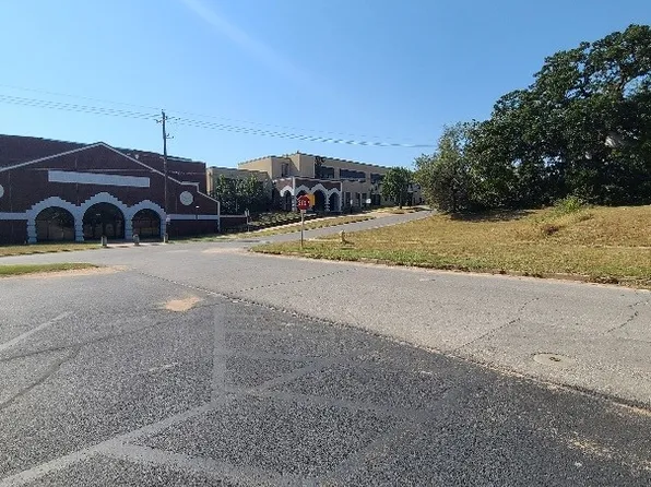 402 N Garfield Ave, Sand Springs, OK 74063