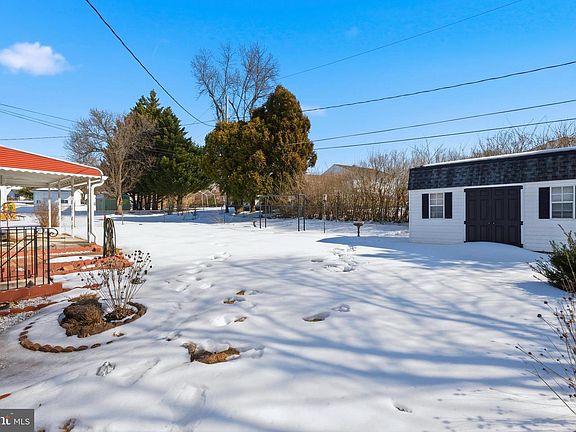 4th image of 1019 Crosby Rd