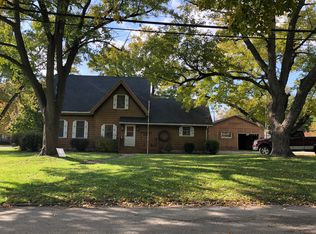 402 N Chestnut St, Le Roy, IL