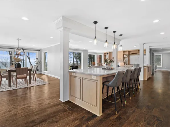 6942 North Barnett LANE, Fox Point, WI 53217