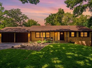 215 Union Terrace Ln N, Plymouth, MN 55441
